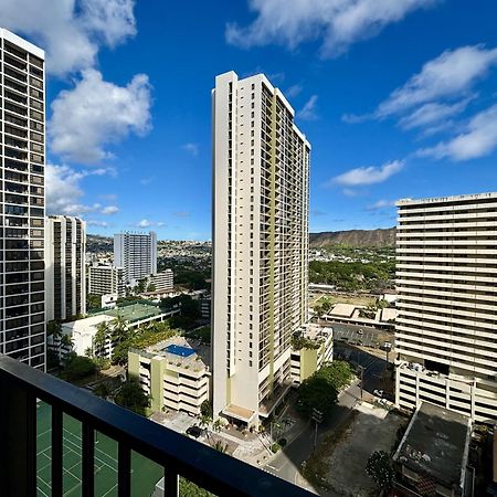 Waikiki Banyan 2111A Condo Гонолулу Экстерьер фото