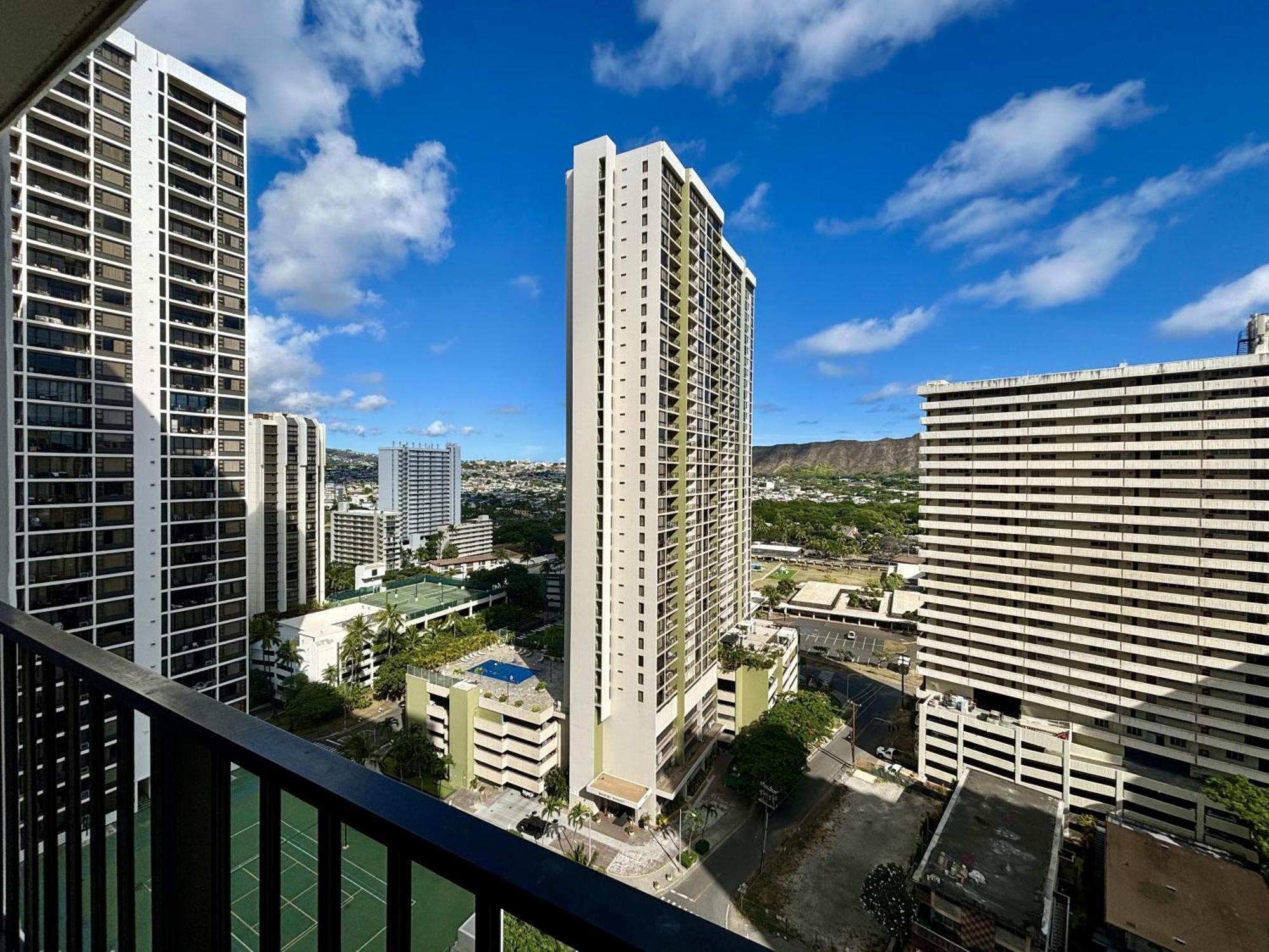 Waikiki Banyan 2111A Condo Гонолулу Экстерьер фото