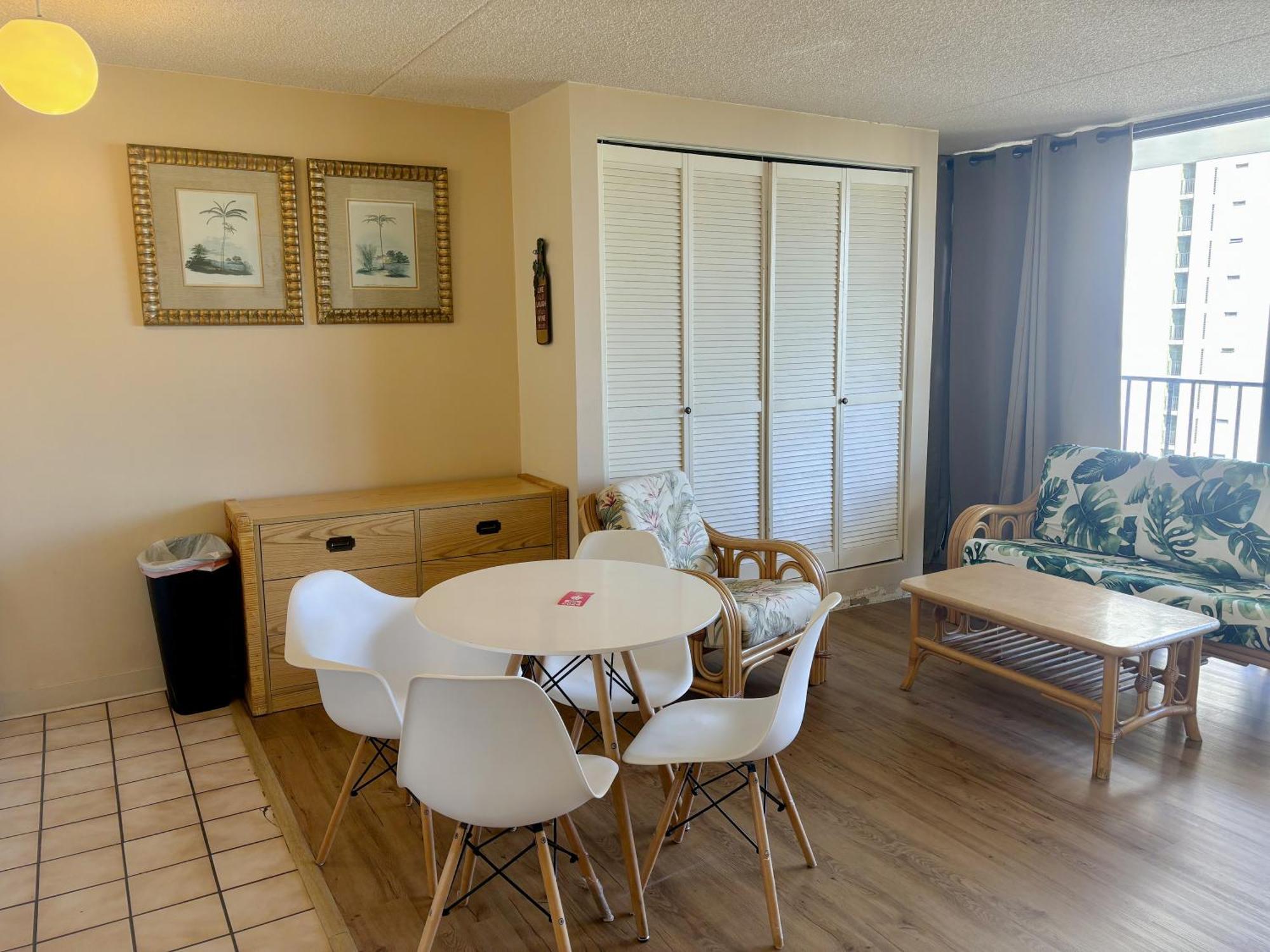 Waikiki Banyan 2111A Condo Гонолулу Экстерьер фото