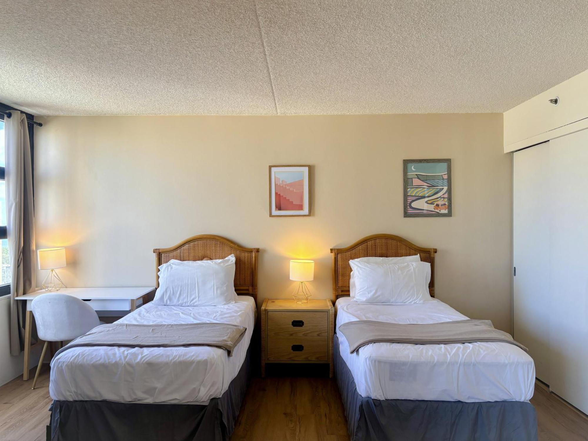 Waikiki Banyan 2111A Condo Гонолулу Экстерьер фото