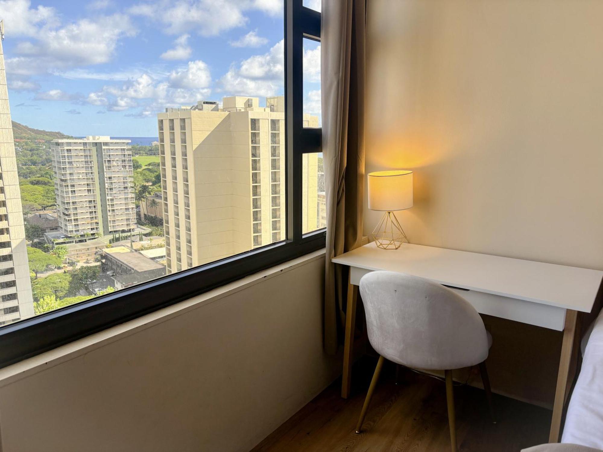 Waikiki Banyan 2111A Condo Гонолулу Экстерьер фото